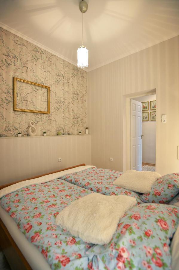 Janicsár Garden Apartman Eger Exterior foto